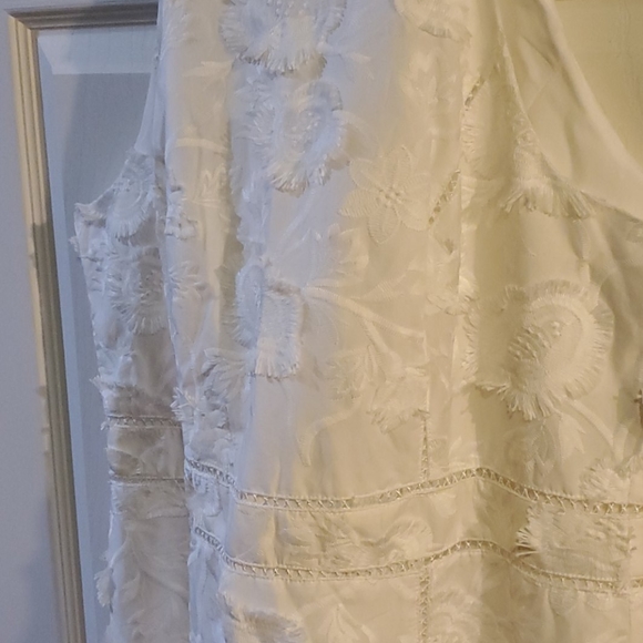 White applique dress.  Beautiful. - Picture 3 of 5